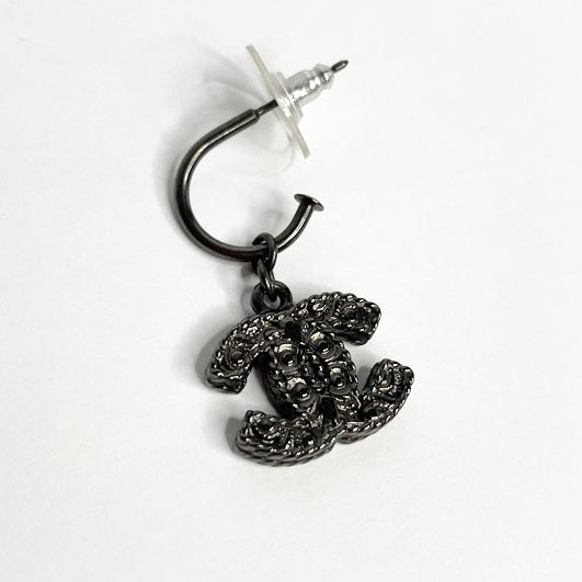 ☆シャネル CHANEL ピアス 片耳 ココマーク メタリックブラック 