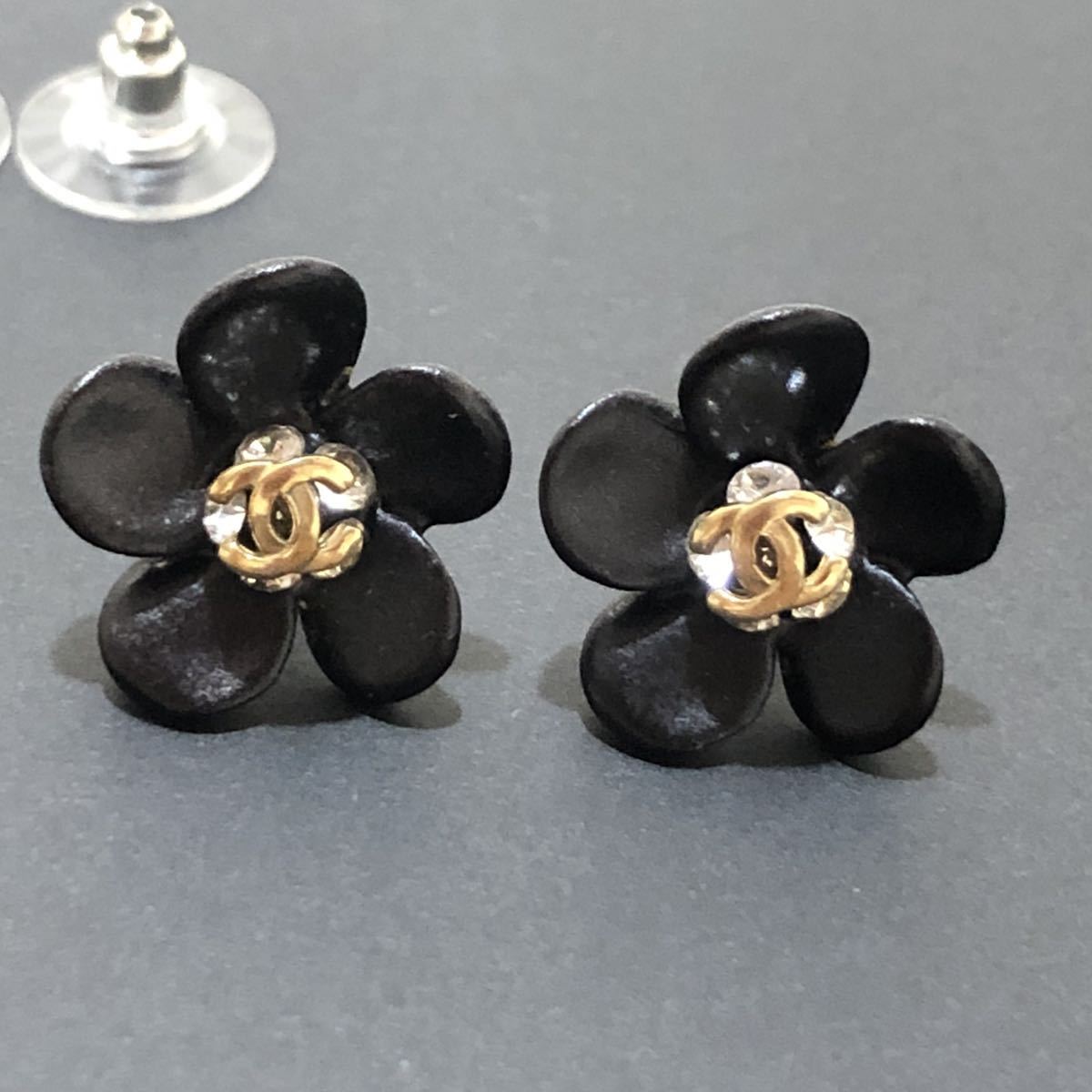 ピアス シャネル CHANEL ラインストーン フラワー ココマーク ライン