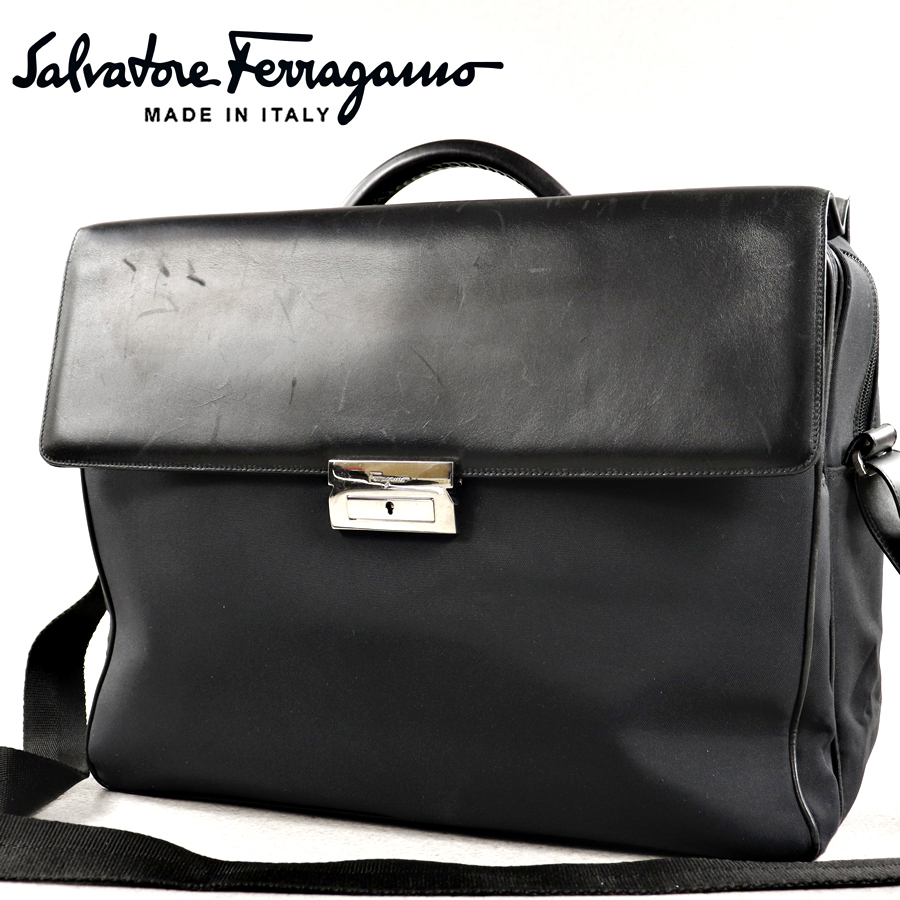 相場価格￥121，000- 美品 イタリア製 Salvatore Ferragamo フェラガモ