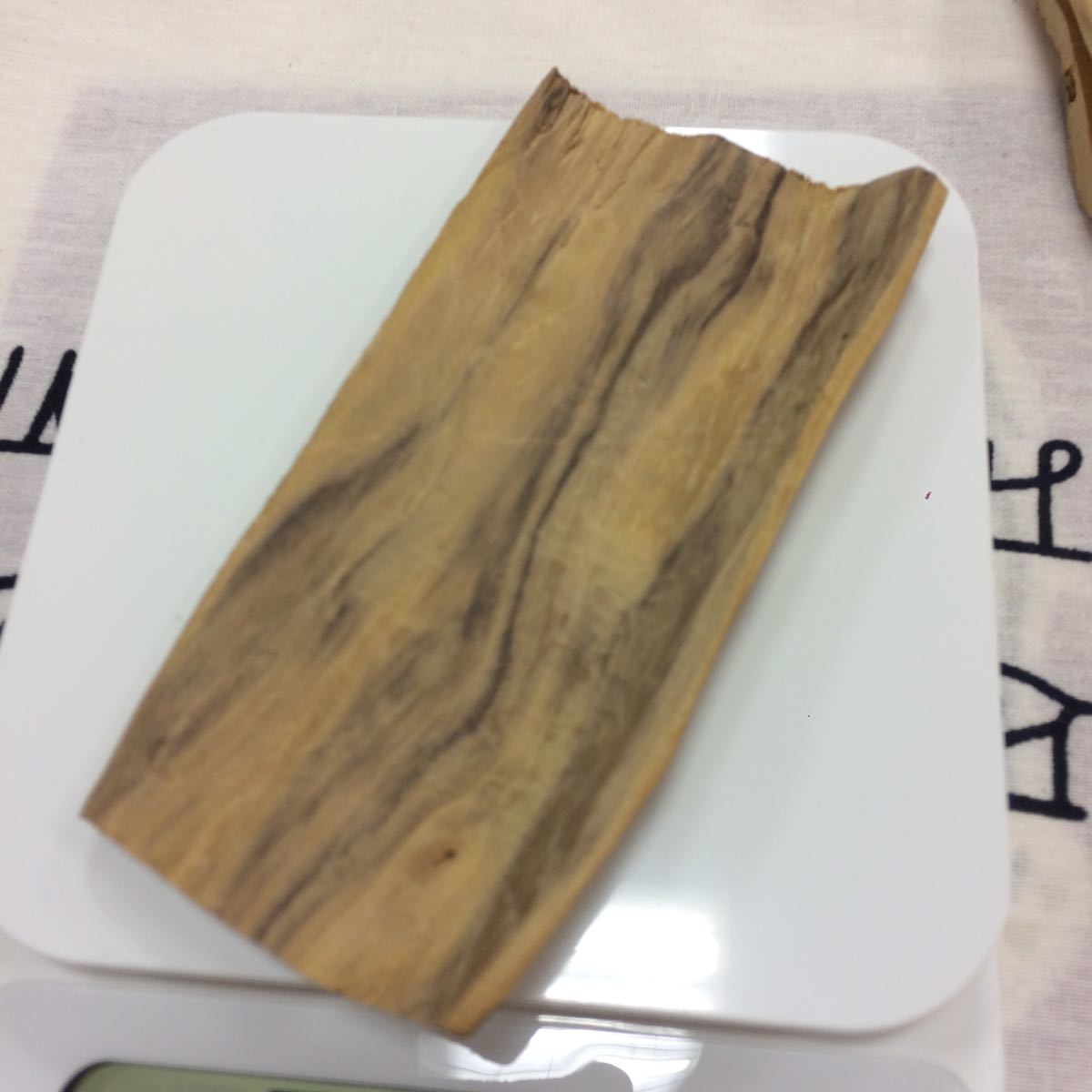 愛香堂 インドネシア白檀 158g(伽羅 沈香 白檀 香木 聞香 タニ シャム アロマ)