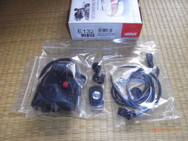 GIVI 無線キーリモコン E132 ( V47 B47 B33 B27 用) 新品(トップケース 