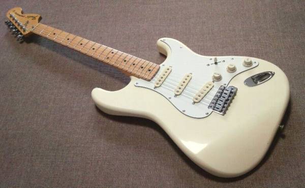 Fender Japan Eシリアル ST72-55 VWH（CST-50）☆中古☆(ストラト 