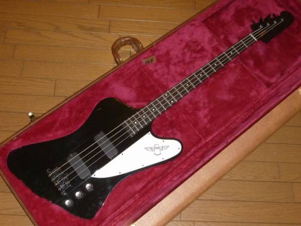 Gibson Thunderbird ブラック ハードケース付き Gibson Thunderbird ブラック ハードケース付き