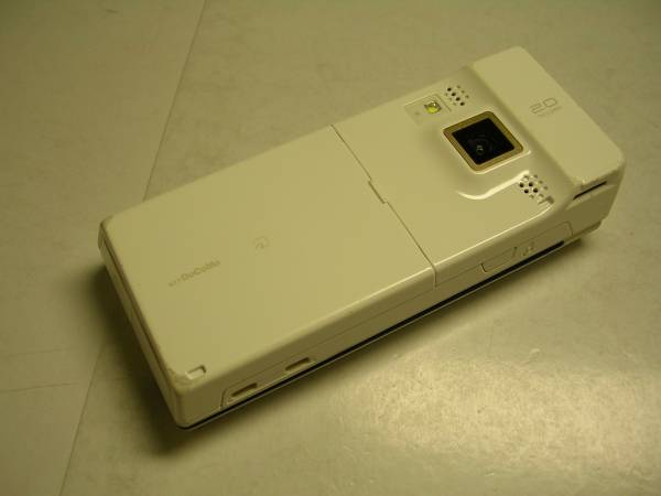 中古品　 美品　 　　 　docomo 　　　SO903iTV ピュワホワイト_3
