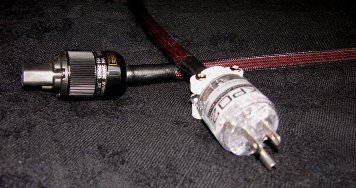 電源ケーブル(KRIPTON HRシルキー, KOJO TECHNOLOGY, Wattgate)_1