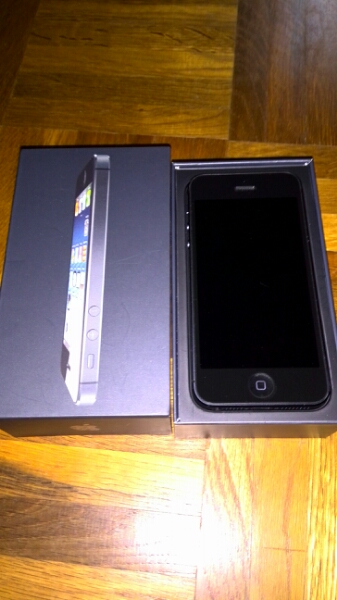 iPhone５　３２ＧＢ　白ロム　ブラック　美品_2