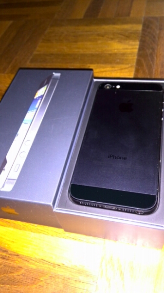 iPhone５　３２ＧＢ　白ロム　ブラック　美品_3