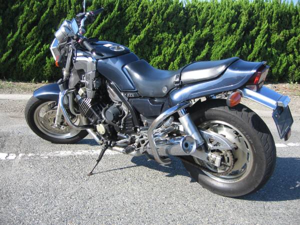 Yamaha Fzx750 教習車 バンパー付き 車 整備済み 予備検渡し 401cc 750cc 売買されたオークション情報 Yahooの商品情報をアーカイブ公開 オークファン Aucfan Com