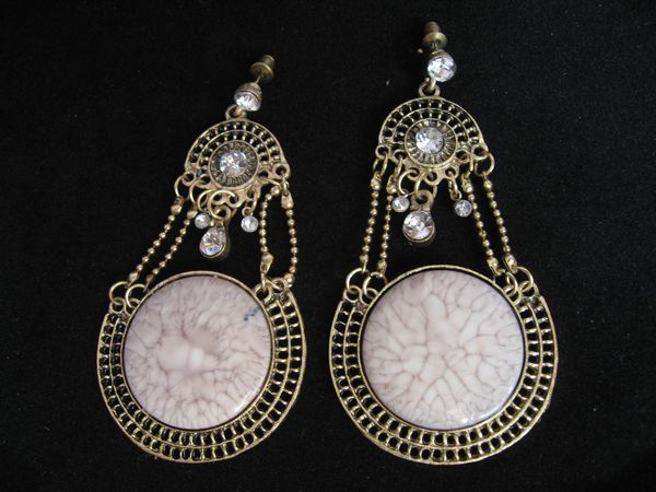 送料0★1680円のお品が！　エスニックピアス　ライトブラウン♪_1