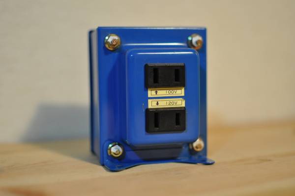 品 日章工業株式会社 トランスフォーマー Ntf 100u 変圧器 アダプター 売買されたオークション情報 Yahooの商品情報をアーカイブ公開 オークファン Aucfan Com