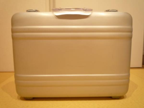 ゼロハリバートン　ＥＬＩＴＥ　アタッシュケース　ジェラルミン_2