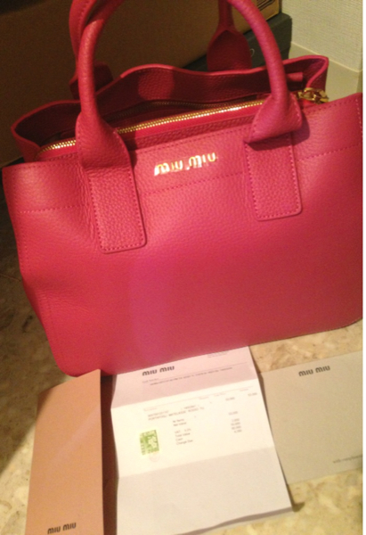 愛沢えみり着用 Miumiu 名古屋 ハンドバッグ 17万 かばん バッグ 売買されたオークション情報 Yahooの商品情報をアーカイブ公開 オークファン Aucfan Com