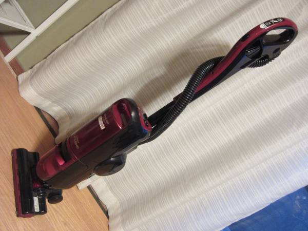 シャープ  サイクロンクリーナー EC-S122C-R  （レッド） SHARP シャープ サイクロンクリーナー EC-S122C レッド 中古品