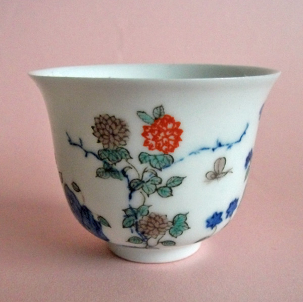 Museum | ：鳴小小一碗茶 揭秘清康熙五彩十二月花神杯_江苏经济报_2021