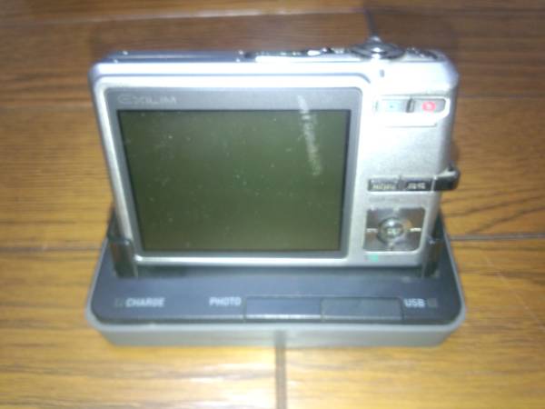 CASIO EXILIM EX-Z700_2