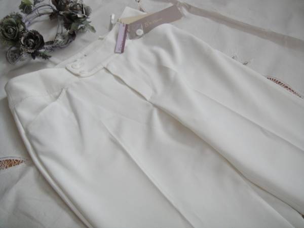 新品☆B3 ビースリー☆ストレッチ美脚魔法のパンツ 32ホワイト