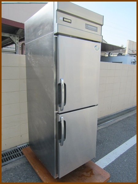 SANYO縦型冷凍庫 2y扉