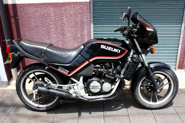 実動車!! SUZUKI スズキ GS250FW 250cc 4気筒エンジン 旧車!!(126cc 実動車!! SUZUKI スズキ GS250FW 250cc 4気筒エンジン 旧車!!(126cc