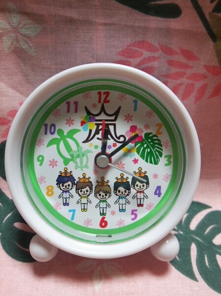 嵐 ハンドメイド 白緑 目覚まし時計 置時計 ハワイ 相葉雅紀(嵐)｜売買
