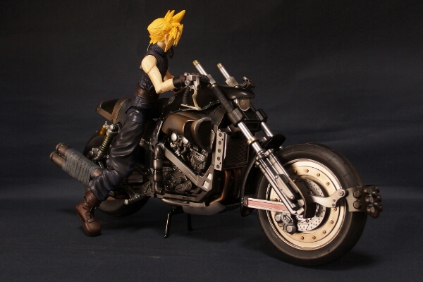 PLAY ARTS FINAL FANTASY VII クラウド ＆ ハーディ・デイトナ