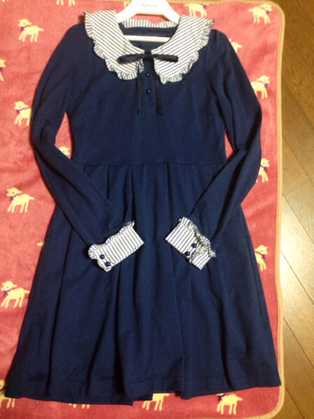 Fi N T フィント ストライプ衿長袖カットワンピース Mサイズ 売買されたオークション情報 Yahooの商品情報をアーカイブ公開 オークファン Aucfan Com