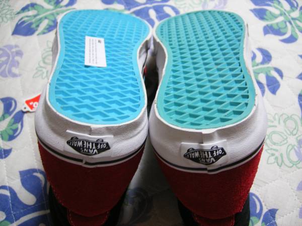 新品！バンズ　SK-8　（suede）scuba/chill pepper　9.　赤ｘ黒