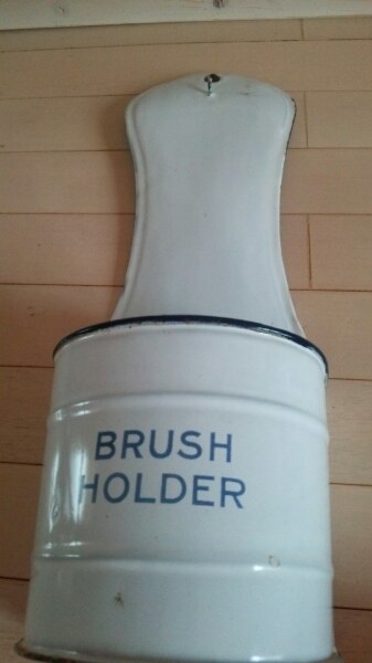 ★お値下げ美品アンティークホーローブラッシュホルダー毛塚さん