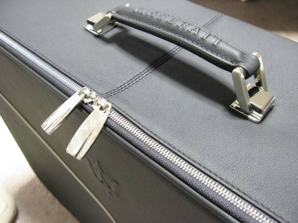 MASERATI正規 スーツケース　ポルトローナフラウ製 MASERATI マセラティ Poltrona Frau スーツケース 新品 未使用(リモワ
