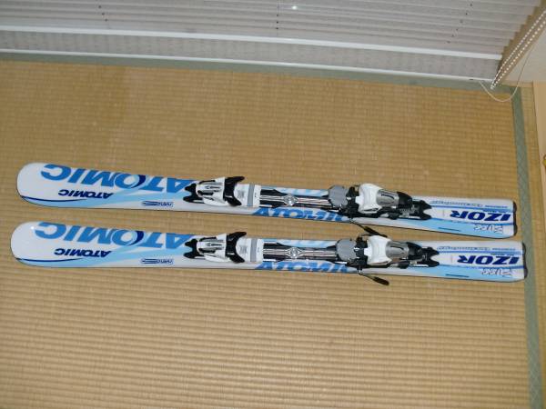 ★ATOMIC☆FUSS IZOR★ショートスキー☆ミッドスキー★123cm☆　