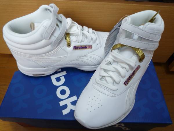 リーボック　イージートーン フリースタイル ハイ 22.5cm新品白