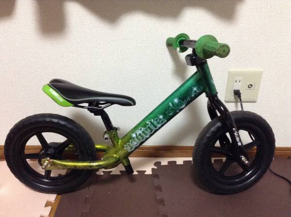 ストライダー STRIDER カスタムペイント 中古品(ペダルなし自転車