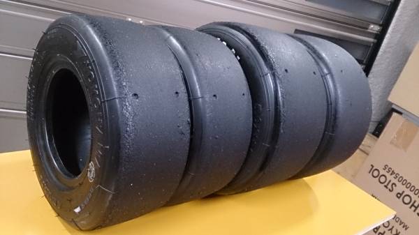 【極上】 ADVAN YOKOHAMA ヨコハマ SLJ