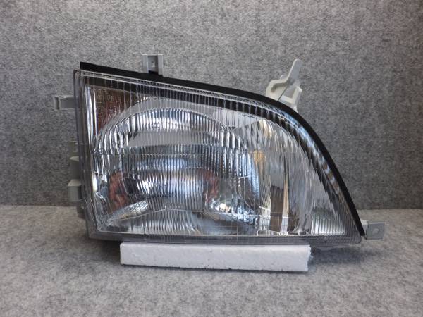 未使用品　ダイナ/デュトロ　ハロゲン右ヘッドライト　A2249