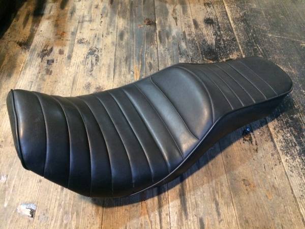 希少 レア ハーレー FXR 純正 シート 程度良し！！ (純正品