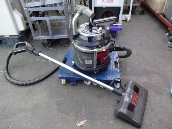 アメリカンホーム社　掃除機　マジェスティック アメリカンホーム マジェスティック トリプルクラウン 掃除機 （ 掃除