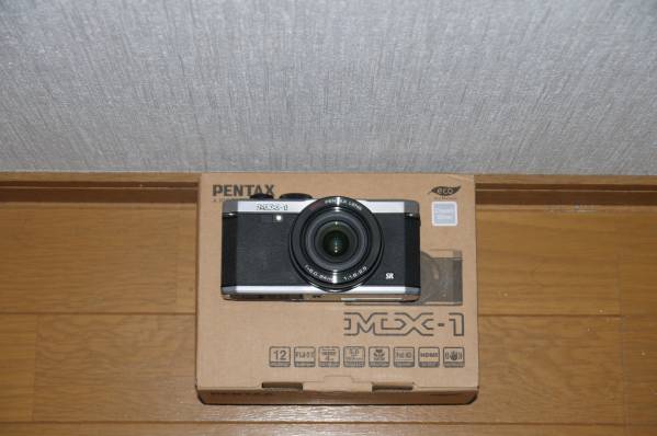 ショット数67　　美品　PENTAX MX-1 シルバーです