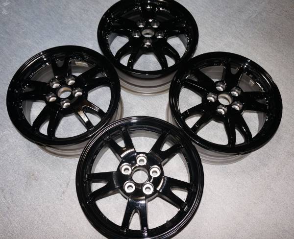 新車外し 30プリウス純正アルミホイール、カバー　ナット付