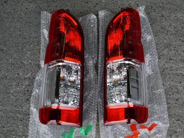 S-GL200系４型ハイエース純正テール新車外し左右セットワゴンGL