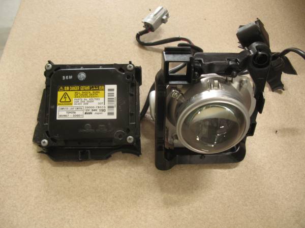 現行　プリウス　ＨＩＤ　バラスト　プロジェクター　バーナー