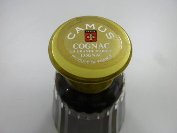 ☆カミュ CAMUS カラフェ バカラボトル 古酒 未開封 コニャック