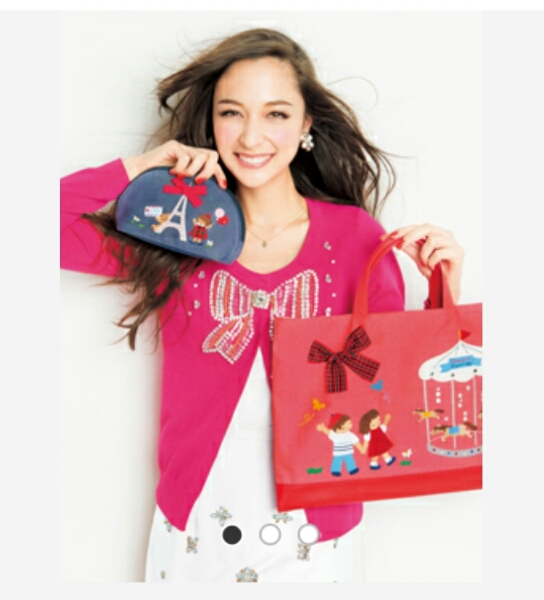 chesty☆チェスティ×ファミリア☆コラボポーチ