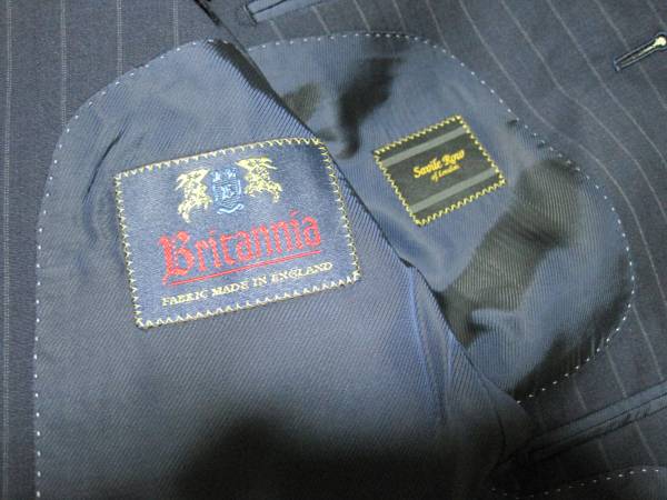 Savile Row サビルロウの2つボタンスーツ 紺 洋服の青山 Mサイズ 売買されたオークション情報 Yahooの商品情報をアーカイブ公開 オークファン Aucfan Com