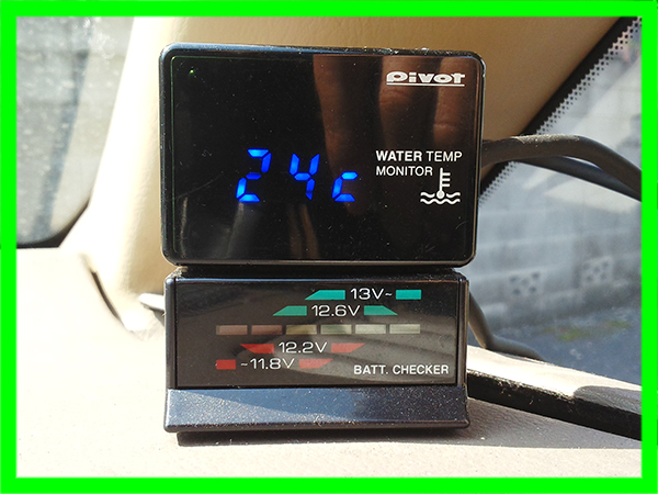 ■PIVOT デジタル水温計(青) WTM-L 日産用 ポン付 USED