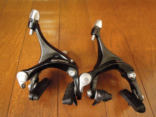 未使用品□シマノ BR-R561 キャリパーブレーキセット 黒