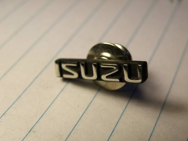 いすゞ 自動車 ISUZU 社章 バッジ 4点セット □ いすゞ自動車 社章バッジ ISUZU 現行の社員章バッチ(徽章)｜売買