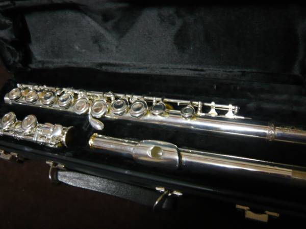 Hutchen フルート、ほぼ新品！銀色