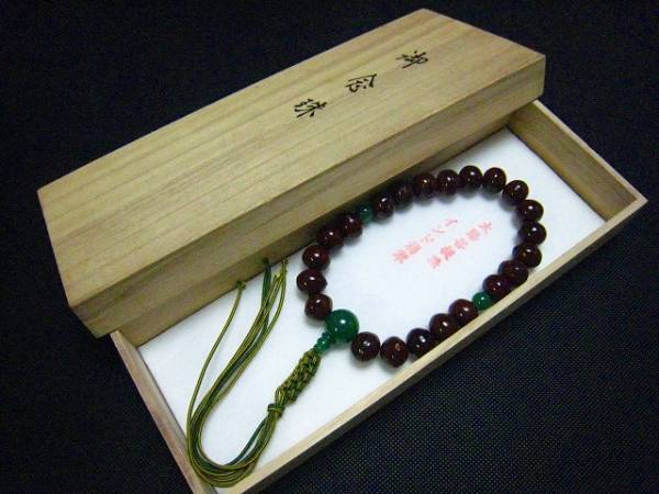 r504218 御念珠 太陽菩提珠 インド翡翠 日下念珠店 数珠 大粒 インド翡翠