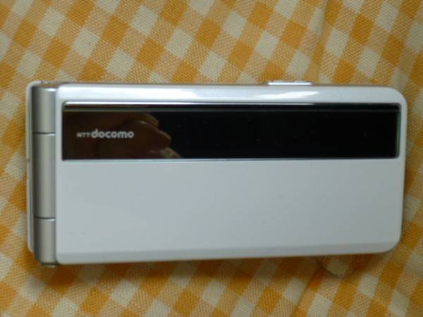 ドコモ（Docomo）携帯　P-07B　中古美品　FOMAカード、MicroSD付