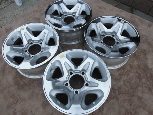 納車外し トヨタ ランドクルーザー 70 純正 アルミ ホイール 4本