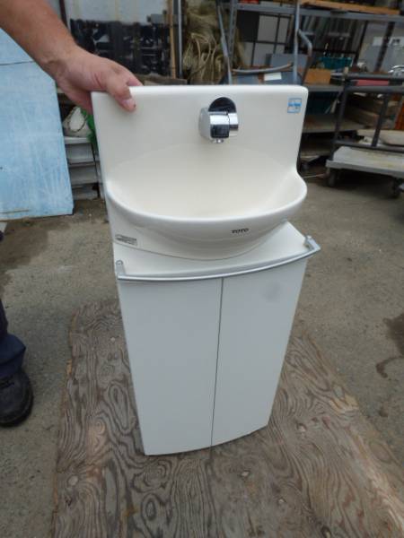 Toto 手洗器付キャビネット L651 水栓金具付 分かる方に 手洗器 売買されたオークション情報 Yahooの商品情報をアーカイブ公開 オークファン Aucfan Com